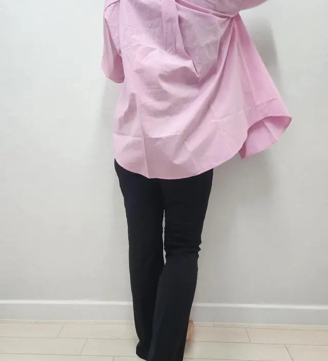 화사하게 핑크 구매했는데 너무 이뻐요! 구김은 좀 갈것 같아서 아쉽긴한데 그래도 색은