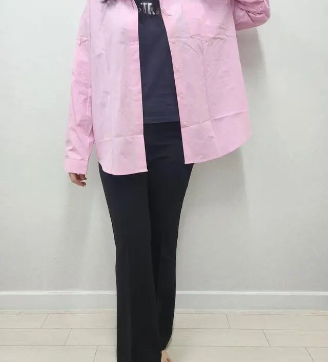 화사하게 핑크 구매했는데 너무 이뻐요! 구김은 좀 갈것 같아서 아쉽긴한데 그래도 색은