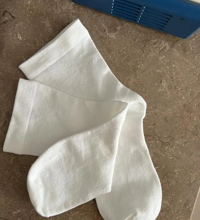 조리원에서 아주 잘 신었어요! 무압박이고 아주 얇지도 두껍지도 않은 베이직한 양말입