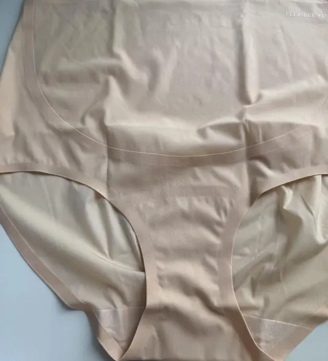 기존에 샀던 버전이 넘 편해서 여름용 에어라인으로 수유브라까지 세트구매 했어요! 길