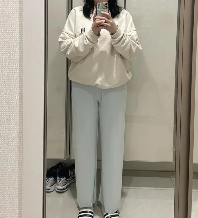 163cm 62kg / 곧 12주 / 하비입니다 소재가 매우 얇아서 한여름에도 좋을 것 같구요 원