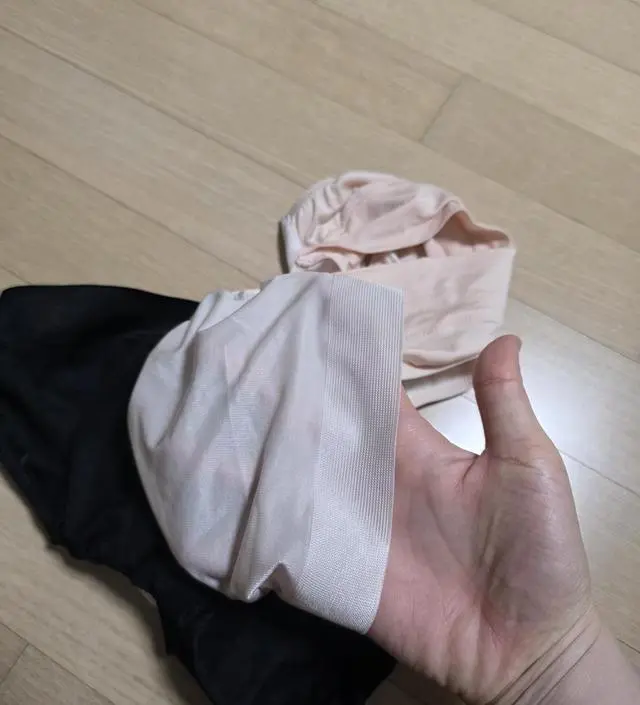 속옷 정말 편하고 좋아요. v랩이라서 복부압박감 전혀없어서 불편감 없고 햄라인누디라