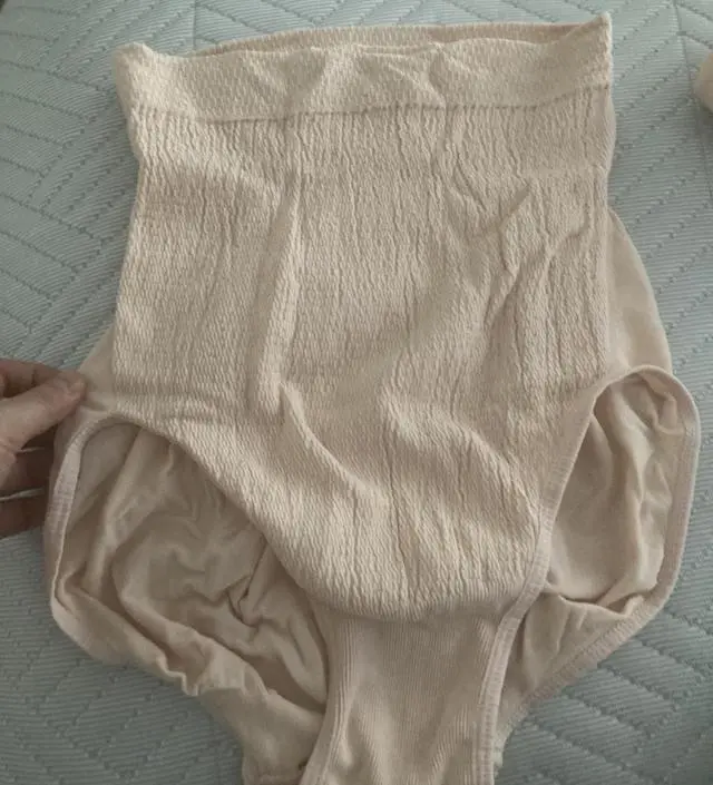 제왕후에는 배덮는 팬티가 낫다고 해서 두개 구매해봤어요
