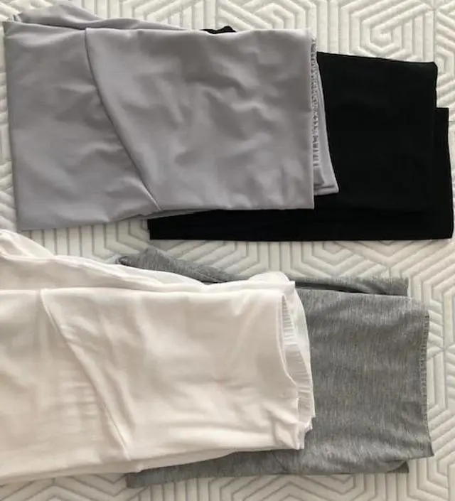 같이 산 냉장고쿨링바지보다 훨씬 얇은 재질의 면이라 시원할 줄 알았는데 면이라 그런