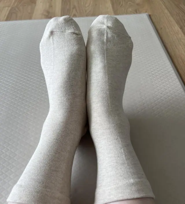임신하고 산책을 많이 하게되는데 그때마다 무압박 양말 신으니까 편하더랴구요.발에 자