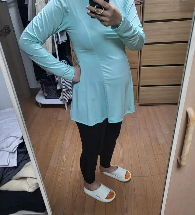 25주된 임산부인데 아주 편안히 잘 맞아요. 근데 복부 띠가 두껍게 보이지만, 사실은 맨