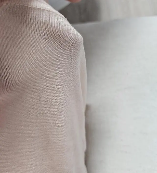 28주 (159/63) 인데 배도 편하고 다리도 널널합니다! 소재도 사진처럼 얇고 부드럽고 너