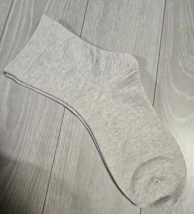 색깔도 예쁘고 커서 좋아요 발목압박이 없어서 편할거같아요