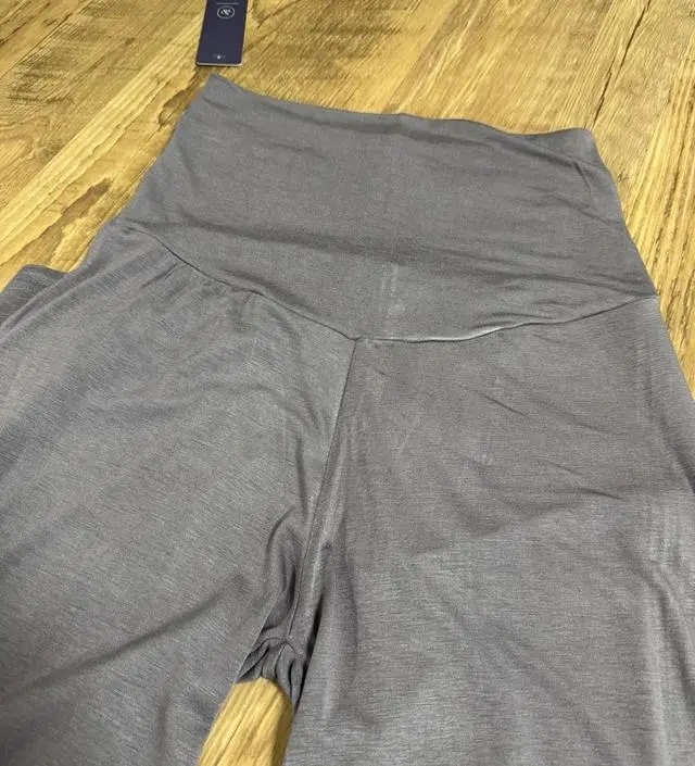 요가복겸 집에서 편하게 입으려고 샀어요 ㅎㅎ
