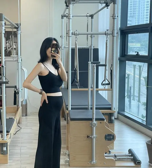 임신 전에는 룰루레몬 부츠컷 즐겨입다가 임신 후에는 배가 살짝이라도 조이는게 불편해