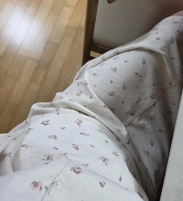 귀엽고 편하고 다 합니다ㅎㅎ 23주인데 배도 많이 안나와보여요ㅎ 잘입을게요~