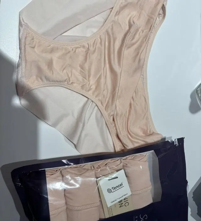 24주인데 이제 일반 팬티가 안맞아서 임산부용 팬티를 구매하게되었네요
