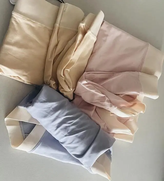 임신 막달 되고있어서 샀는데 편하고 부드럽네영 배까지 올라와서 더 좋아요 색깔도 이