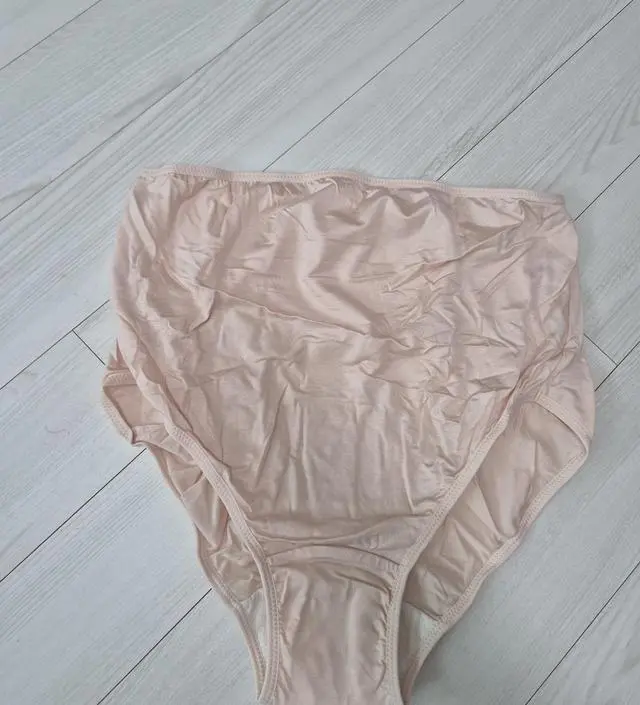 소임에서 v컷 팬티 잘 입었는데, 갑자기 제왕으로 결정되어서 하이밴드 구매했어요. 일