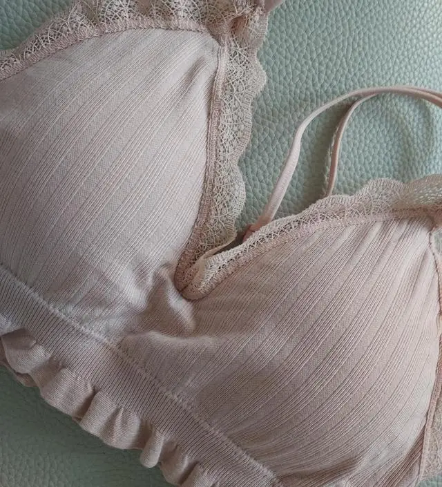 두가지 컬러 구매했는데 편하게 이뻐요 . 