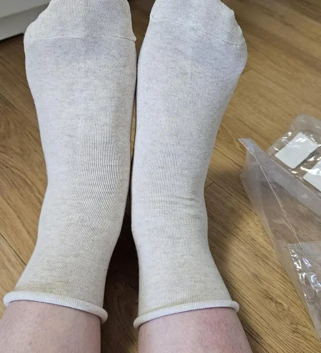 색도 이쁘고 얇고 출산 후 산후조리원에서 신기 좋을것 같아요
