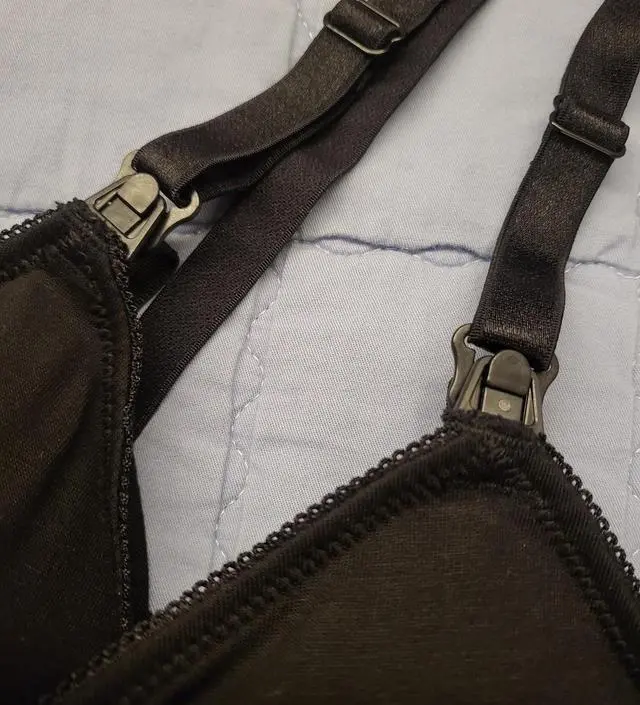 신축성이 좋아서 입고 활동할 때도 편안했고 수유 진행하면서 쉽게 열고 닫을 수 있어서