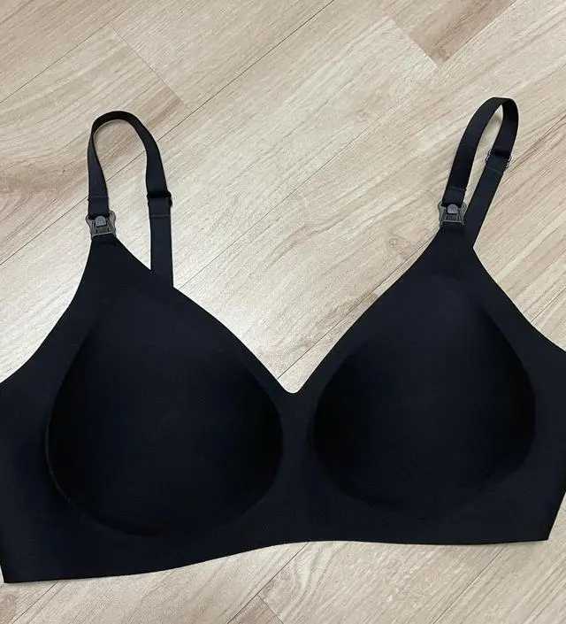 만삭이라 슬슬 수유브라 알아보다가 넉넉한 사이즈로 미리 입으려 구매했습니다!
