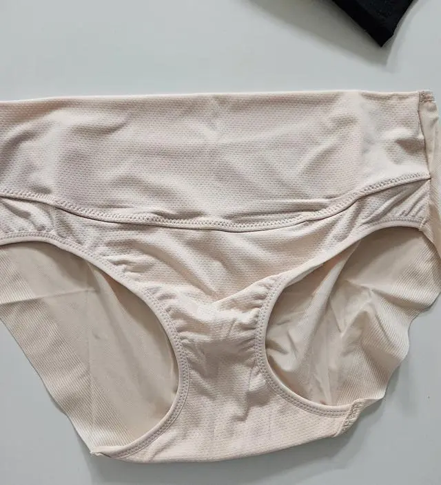 덧대어진 면도 흡수잘되어 좋고 원단이 가볍고 좋아요
