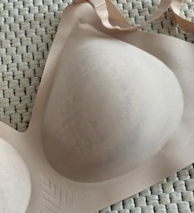 구매 후 세탁 했는데 얼룩은 왜 이럴까요? 