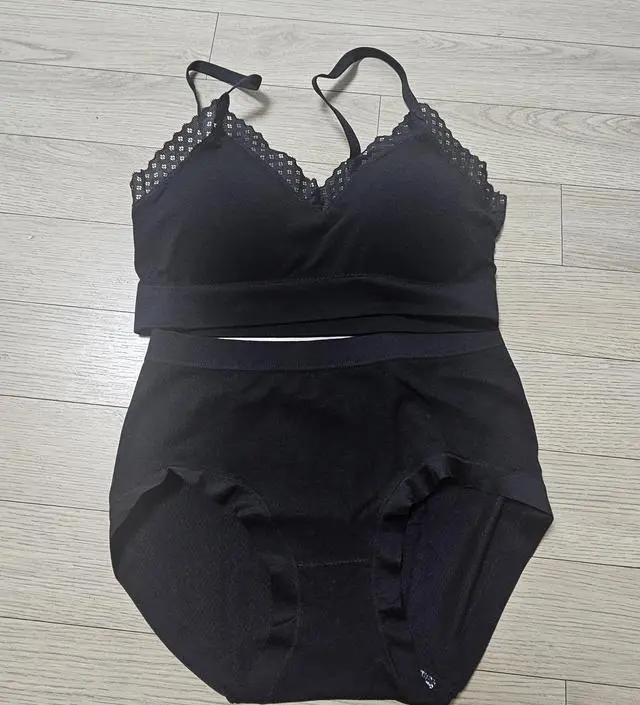 아직 임신 초기하고도 극초기지만 기존 입던 속옷이 불편해서 편하게 입으려 주문한건데