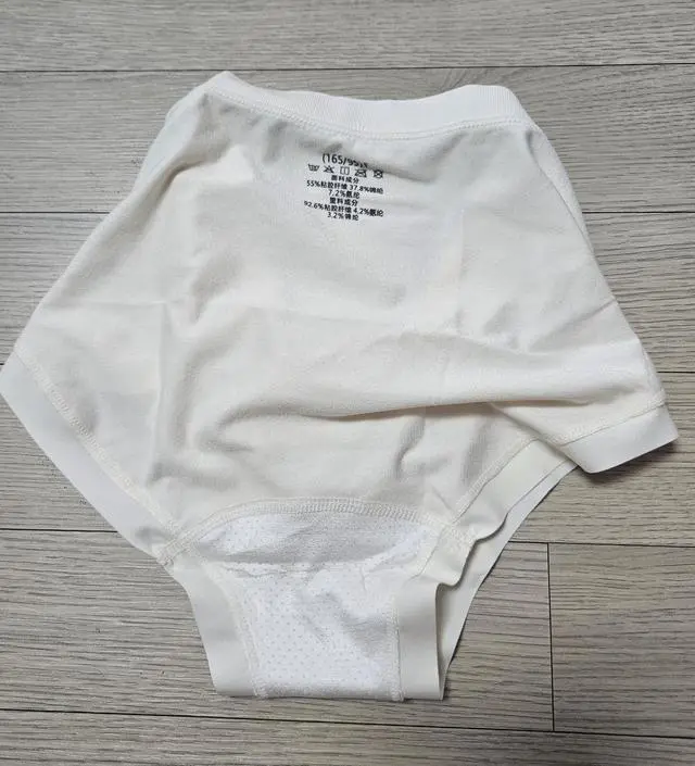 44~마른66까지 편하게 맞고 그뒤론 타이트할것같아요 아쉬움이 많습니다 
