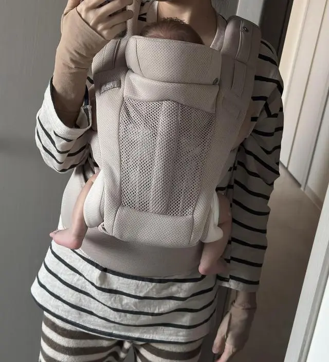 오트밀이랑 네이비 두 개 구입해서 아주 편하게 열심히 돌려 입고 있어요. 수유할 때 똑