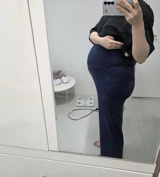 38주 만삭인데도 편하게 잘 맞아요! 집에서 편하게 입을 바지 찾다가 구매했어요~ 입자