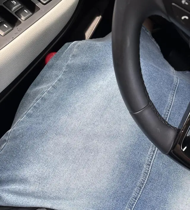 소재도 탄탄하도 스판이 너무 좋아서 청치마인데도 너무 편하고 이뻐요 임부복중에 제일