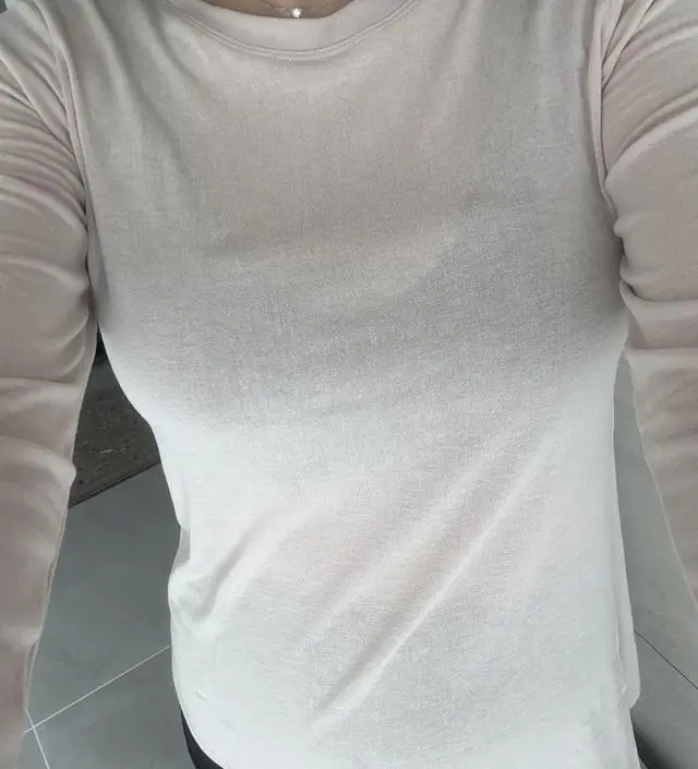 배송 빠르게 받앗어요~~! 가슴도 커지고 살도찌니까 확실히 부해보여요..ㅜㅜ 임신전 핏