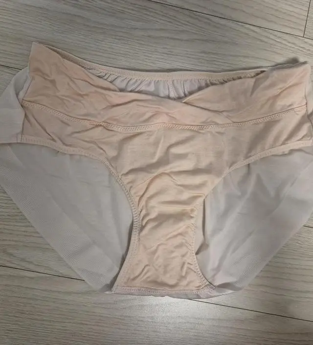 에어라이트 팬티 엉덩이 라인 부분이 약간 들떠서 아쉬움이 있었는데 이 제품은 너무 잘