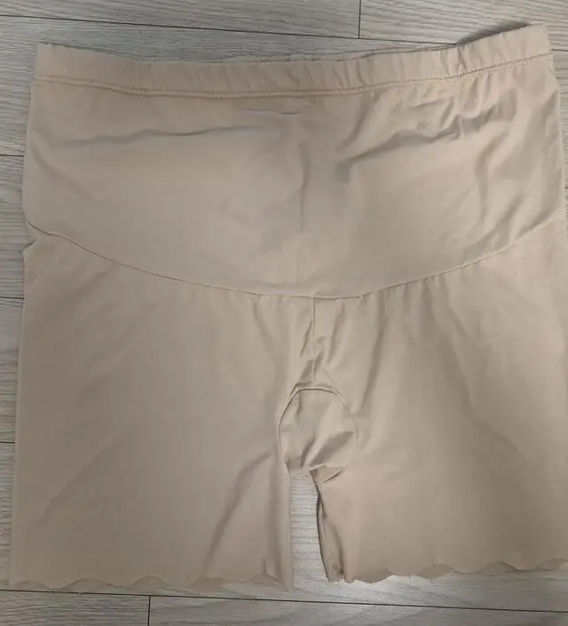 단추와 고무줄로 사이즈 조절이 가능해서 좋았어요 현재 25주차 되어 더 이상 사이즈 조