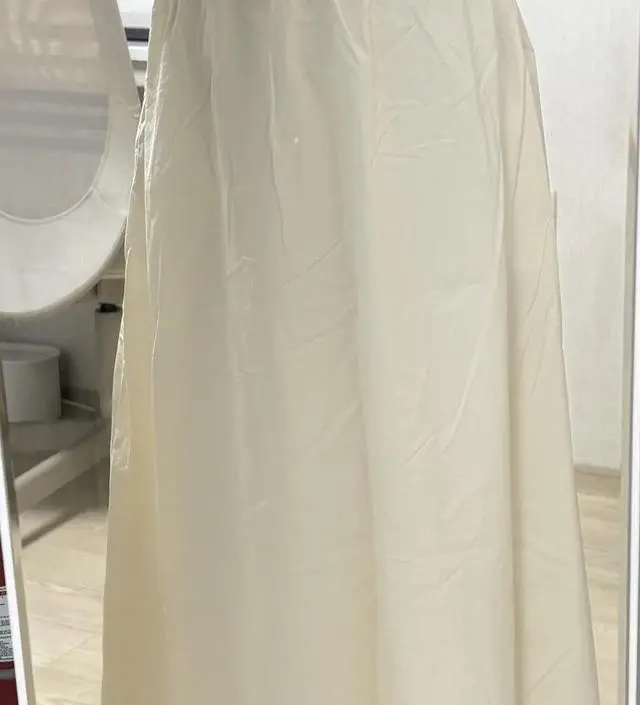 정말 가볍고 시원해서 한여름에 입기 최고예요!
