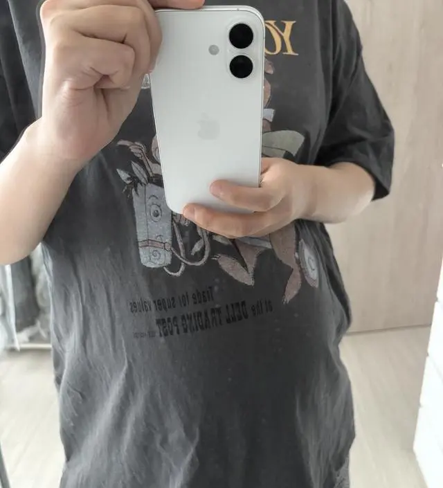 프린팅 곰돌이가 귀여워서 사봤어요 옷밑에 트임이있어서 편하게 막입기 너무 좋구요 만