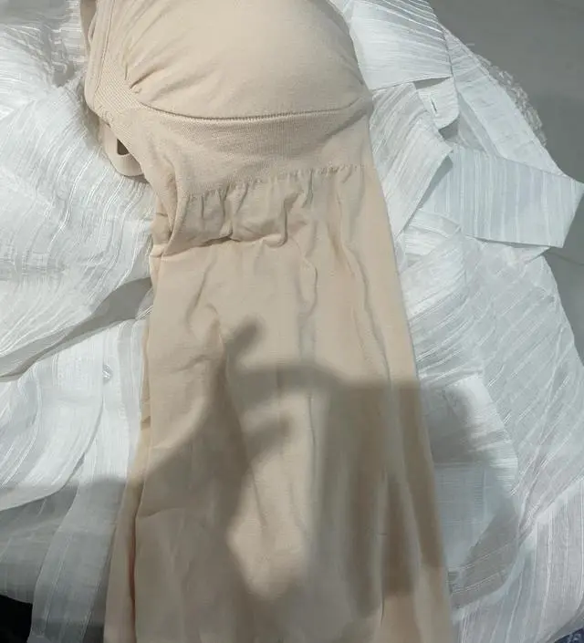 아.... 작습니다.. 바스트가 작아요ㅠㅠㅠ 많이 끼네요ㅠ 아쉽습니다ㅜ