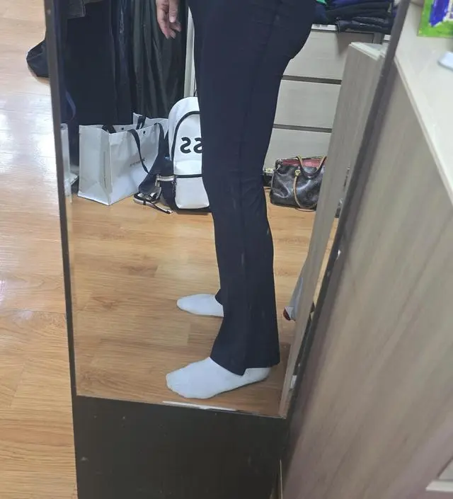 막상입어보니 나팔이 크진 않네요^^
