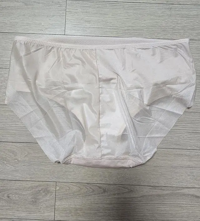 임신 초기인데 편하게 입으려 주문했어요
