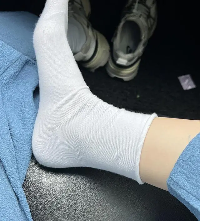 너무좋아요 깔별로 더 사고싶어요 나중에 옷 주문할때 추가주문하려고요~