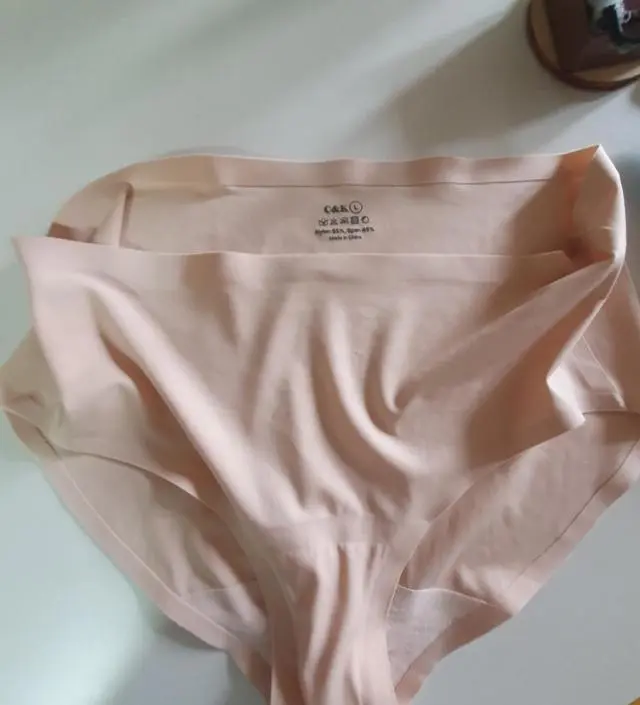 임신 중반까지는 F사이즈(55~66) 이 잘 맞았는데, 후기가 되니 좀 작은 느낌이어서 L로