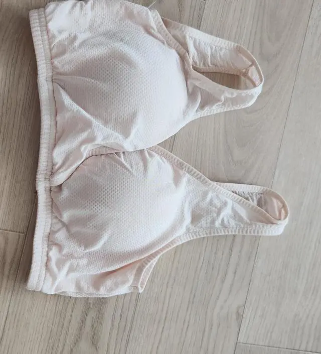 소재가 시원하고 편합니다. 재구매 하려구요. 