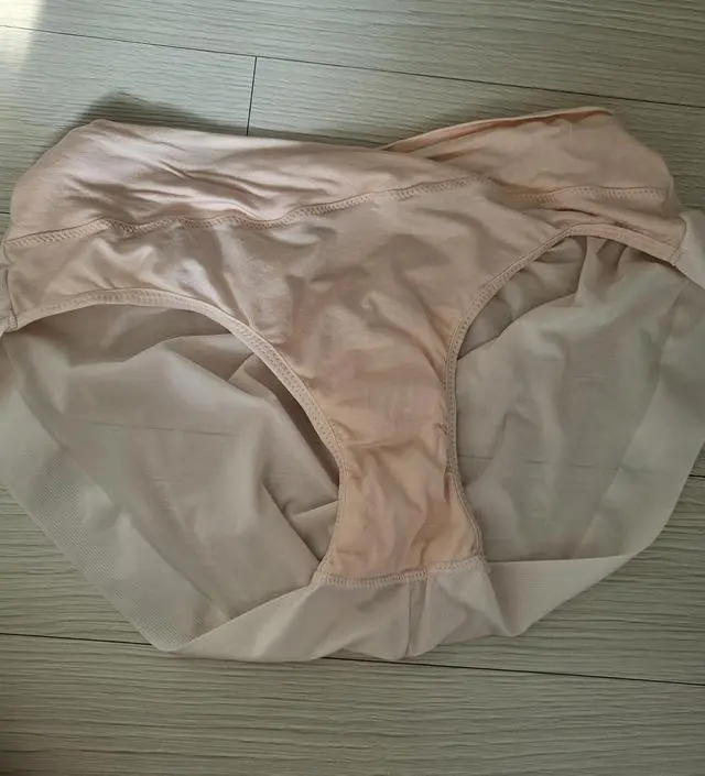 햄라인 누디팬티를 사서 엄청 편하게 입고있어요~ 임신초기지만 기존팬티가 조이는 기분