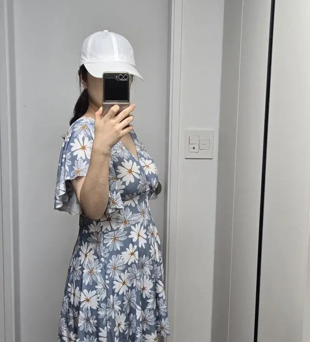 23주차에 주문해서 입어보고, 24주차에 휴가 다녀왔어요. 임신하고 살이 붙기 시작할때