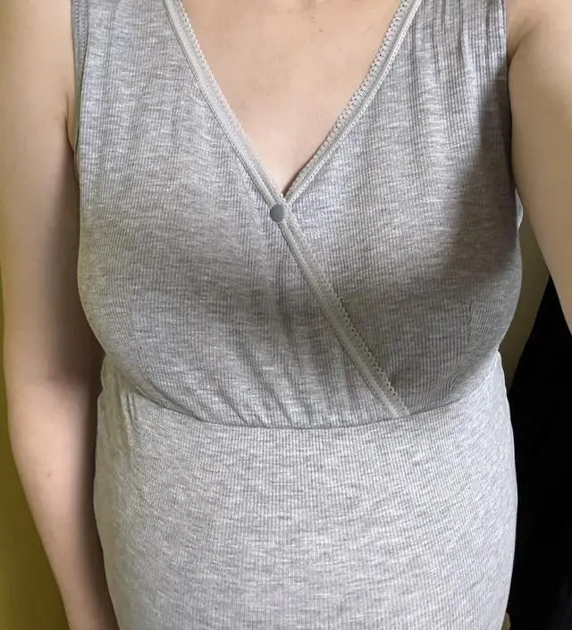 조리원에서 조리원복 안에 입고 있는데 땀흡수도 잘되고 편해서 입기 좋아요. 막 입을 