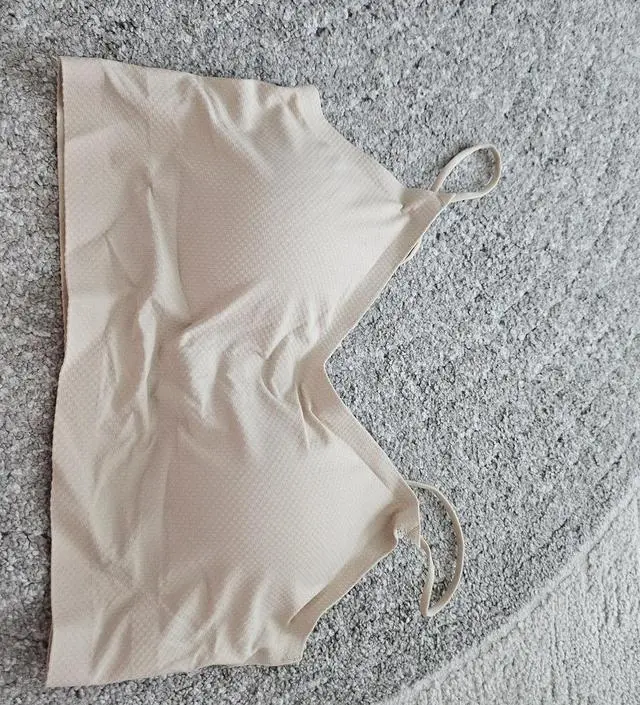 여름에 입기 딱 좋아용 소재도 좋고 사이즈도 딱이예오