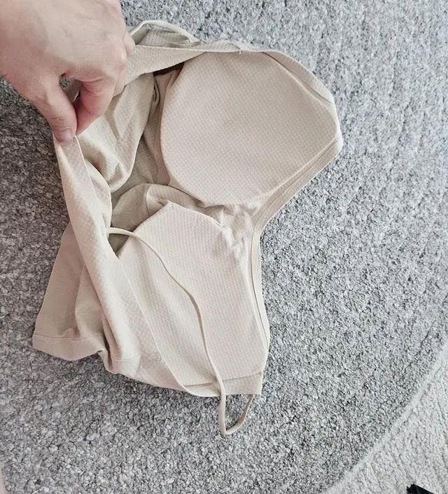 여름에 입기 딱 좋아용 소재도 좋고 사이즈도 딱이예오