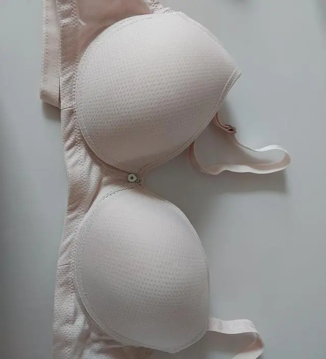 다른 수유브라 같은 사이즈와 비교했을때 좀더 타이트한 느낌이예요. 밑가슴둘레가...