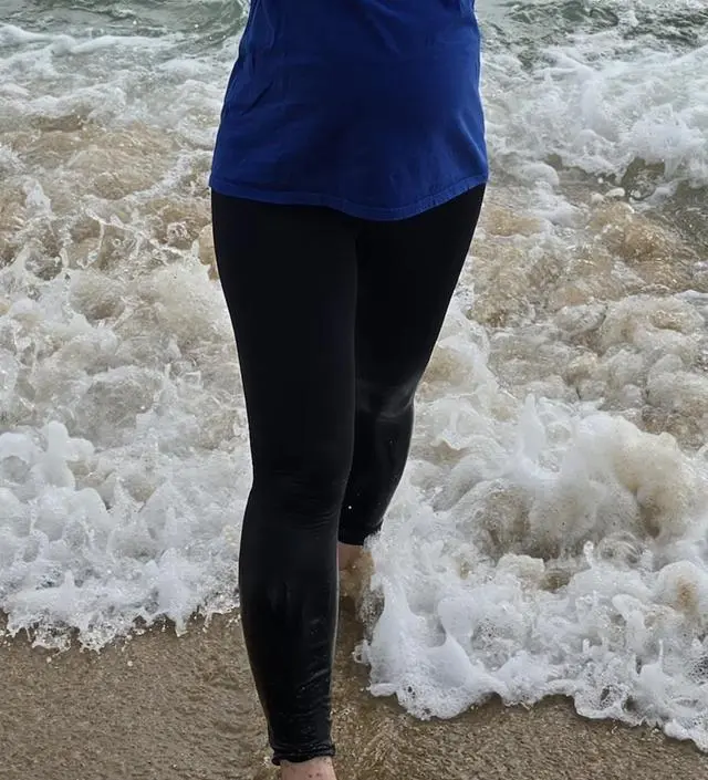 바다로 가족여행 가서 잘 입고 왔습니다. 워터레깅스이다보니까 다른 소임 바지보다 고