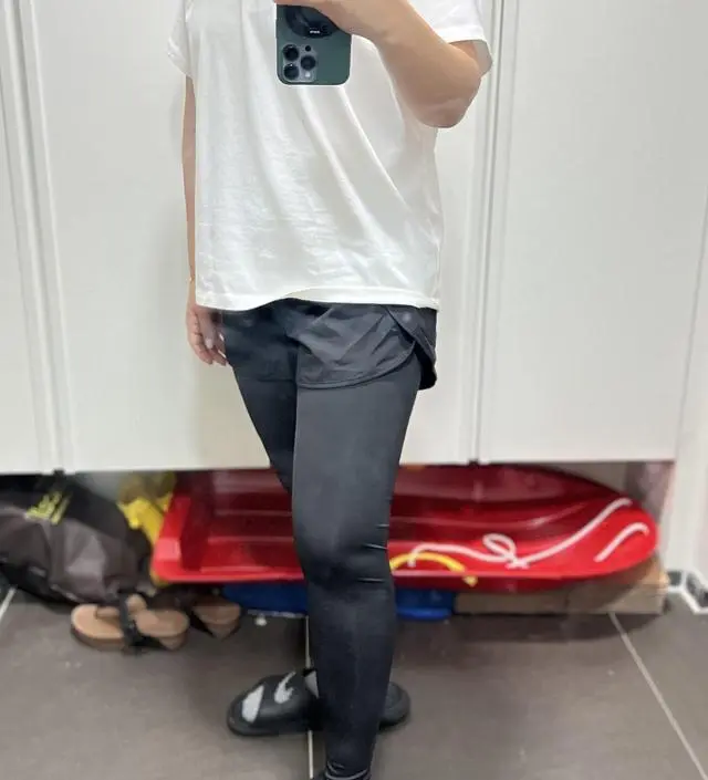 생각보다 조이는 부분 없이 딱 좋네요. 아이와 물놀이 갈 일이 올해는 점점 늘겠다 싶어