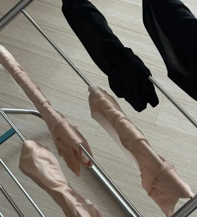 아직 만삭도 아닌데 배가 나오다보니 불편해서
