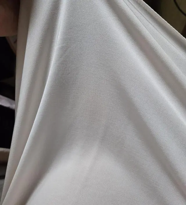 기존 짧은기장입고있엇고. 요즘 날씨가 너무 더워서 잘때 시원하게 입기좋아요.
